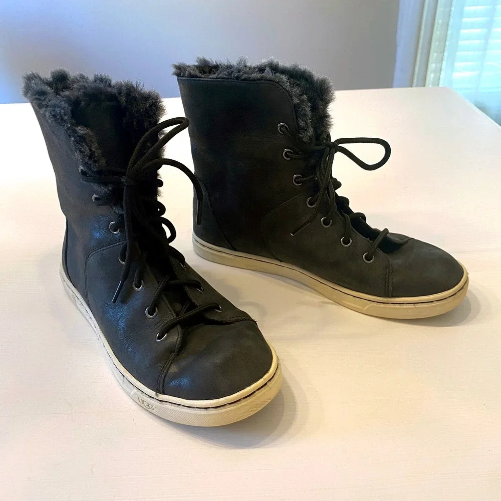 Ugg‎ Croft Luxe Quilt Boots Women's Black Leather Shearling Lace Up Ankle Size 6
